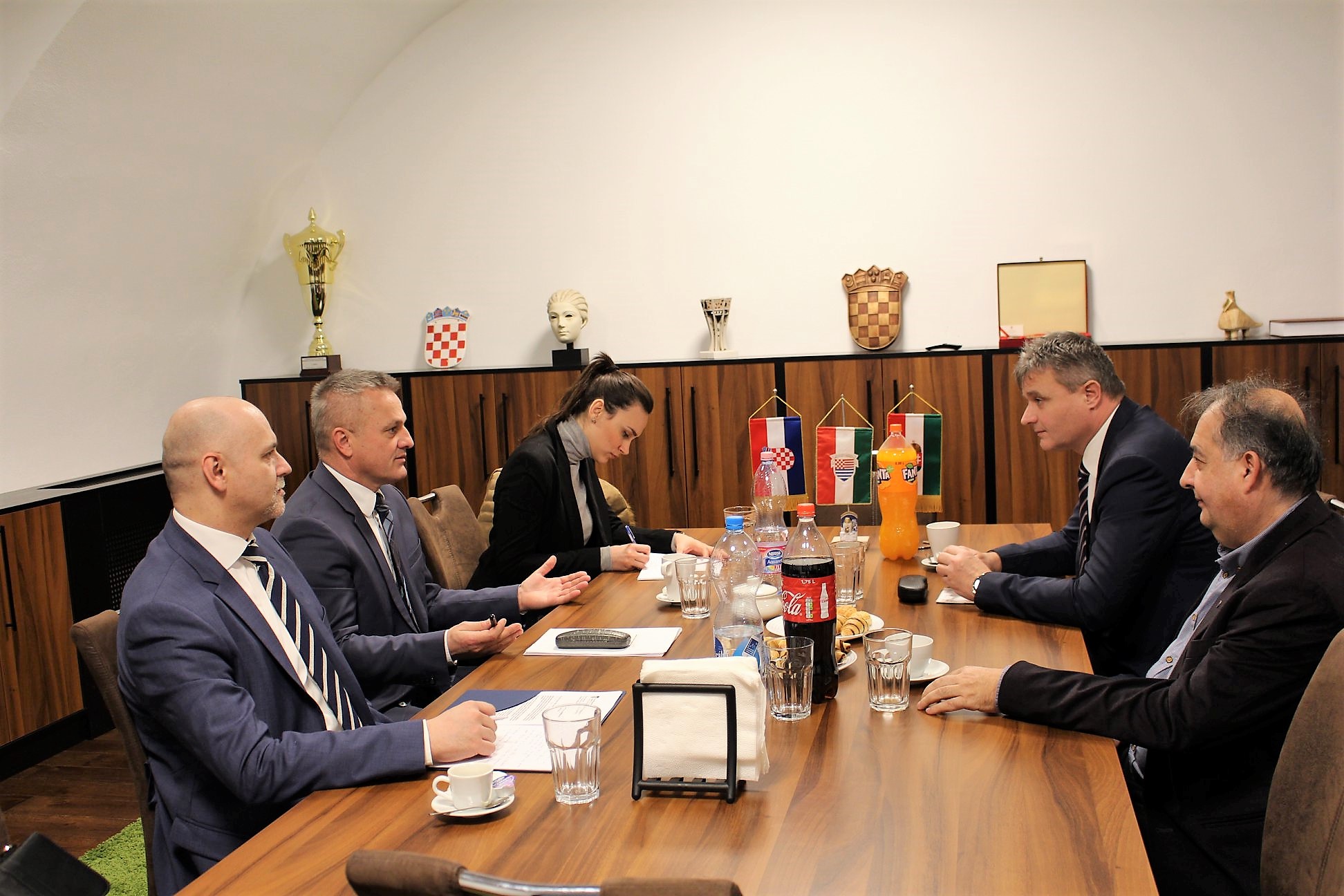 Slika /slike/NASLOVNA.jpg