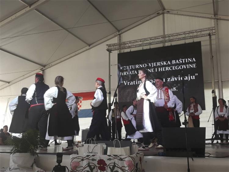 Slika slike/galerije//9072018_7475451631.jpg